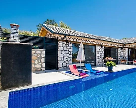 Kaş İslamlar'da Muhteşem Doğada, Özel Havuzlu, Kiralık Taş Villa - 2