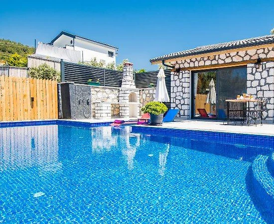 Kaş İslamlar'da Muhteşem Doğada, Özel Havuzlu, Kiralık Taş Villa - 1