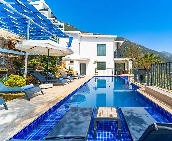 Kaş İslamlar'da Kalabalık Ailelere Uygun, Özel Havuzlu, 4+1 Villa - 1