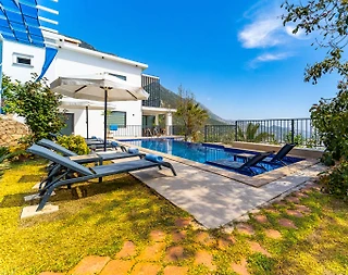 Kaş İslamlar'da Kalabalık Ailelere Uygun, Özel Havuzlu, 4+1 Villa - 2