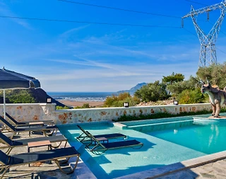 Kaş İslamlar'da Mağara Konseptli, Özel Havuzlu, Olanaklı Lüks Villa - 5