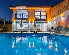 Kaş İslamlar'da Modern Tasarımlı, Özel Havuzlu, 2+1 Villa - 2
