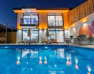 Kaş İslamlar'da Modern Tasarımlı, Özel Havuzlu, 2+1 Villa - 2