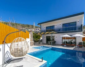 Kaş İslamlar'da Modern Tasarımlı, Özel Havuzlu, Jakuzili Villa - 2
