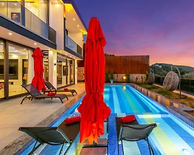 Kaş İslamlar'da Modern Tasarımlı, Özel Havuzlu, Olanaklı Villa - 3