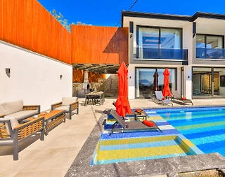 Kaş İslamlar'da Modern Tasarımlı, Özel Havuzlu, Olanaklı Villa - 3