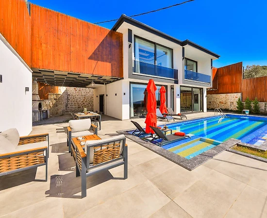 Kaş İslamlar'da Modern Tasarımlı, Özel Havuzlu, Olanaklı Villa - 1