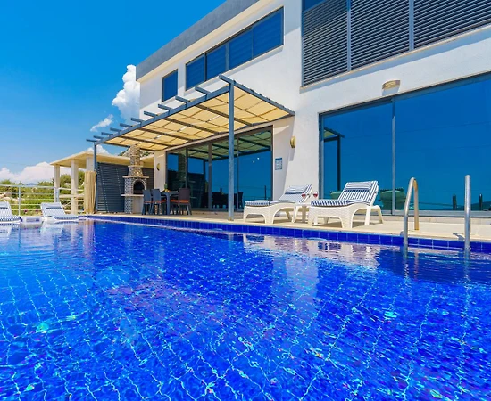 Kaş İslamlar'da Muhteşem Deniz Manzaralı, Özel Havuzlu, Jakuzili Villa - 1