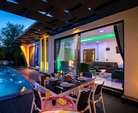Kaş İslamlar'da Muhteşem Doğa İçerisinde Özel Havuzlu, Jakuzili Villa - 1