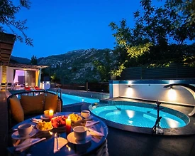 Kaş İslamlar'da Muhteşem Doğa İçerisinde Özel Havuzlu, Jakuzili Villa - 3