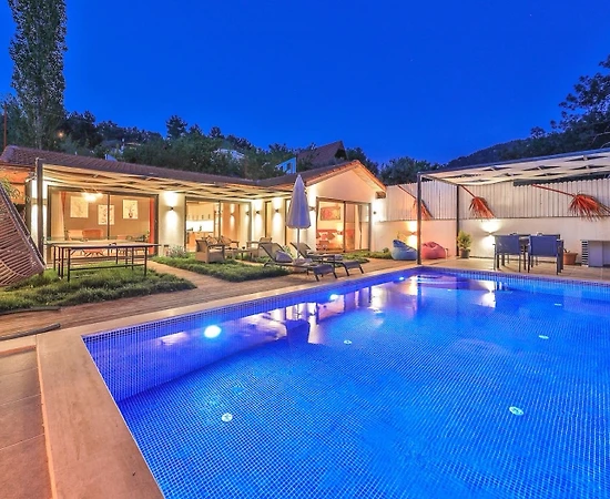 Kaş İslamlar'da Doğa Manzarasına Sahip, Özel Havuzlu, Bahçeli Villa - 1