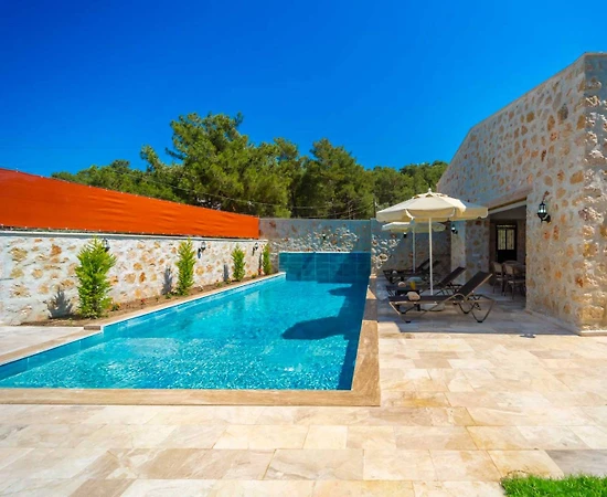 Kaş İslamlar'da Muhteşem Doğada, Özel Havuzlu, Çocuk Oyun Alanlı Villa - 1