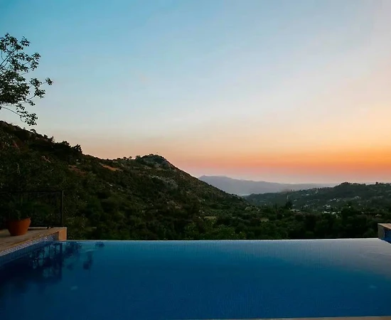 Kaş İslamlar'da Muhteşem Doğada, Sonsuzluk Havuzlu, Jakuzili Villa - 1