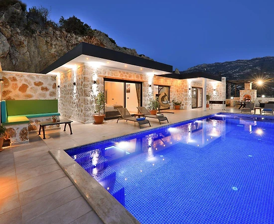 Kaş İslamlar'da Muhteşem Konfora Sahip, Özel Havuzlu, Kiralık Villa - 1