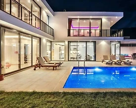 Kaş İslamlar'da Muhteşem Manzaralı, Özel Havuzlu, Modern Villa - 2