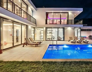 Kaş İslamlar'da Muhteşem Manzaralı, Özel Havuzlu, Modern Villa - 2