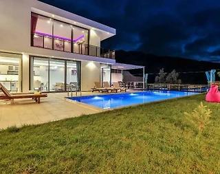 Kaş İslamlar'da Muhteşem Manzaralı, Özel Havuzlu, Modern Villa - 3