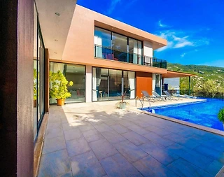 Kaş İslamlar'da Muhteşem Manzaralı, Özel Havuzlu, Modern Villa - 1