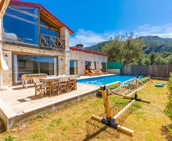 Kaş İslamlar'da Nezih Konumda, Özel Havuzlu, Taş Villa - 1