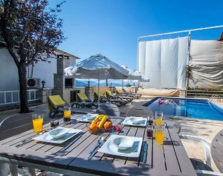 Kaş İslamlar'da Nezih Konumda, Özel Havuzlu, 5+1 Villa - 5