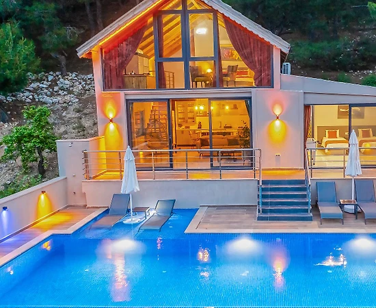 Kaş İslamlar'da Nezih Konumda, Sonsuzluk Havuzlu, Lüks Villa  - 1