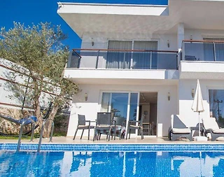 Kaş İslamlar'da Orman Manzaralı, Özel Havuzlu, 2+1 Şık Villa  - 1