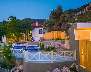 Kaş İslamlar'da Otantik Tasarımlı, Özel Havuzlu, Konforlu Villa - 2