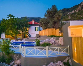 Kaş İslamlar'da Otantik Tasarımlı, Özel Havuzlu, Konforlu Villa - 2