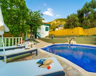 Kaş İslamlar'da Otantik Tasarımlı, Özel Havuzlu, Konforlu Villa - 4
