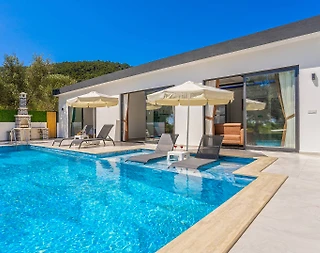 Kaş İslamlar'da Sakin Doğada, Özel Havuzlu, Konforlu Villa - 1