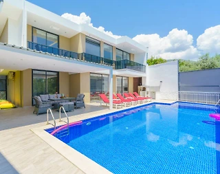Kaş İslamlar'da Sakin Konumda, Özel Havuzlu, Jakuzili, Kiralık Villa - 1