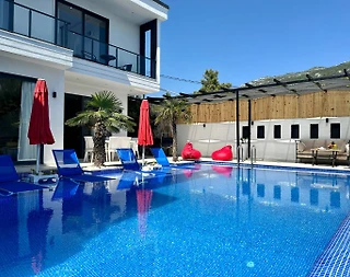 Kaş İslamlar'da Sakin Konumda, Özel Havuzlu, Kiralık Villa - 1