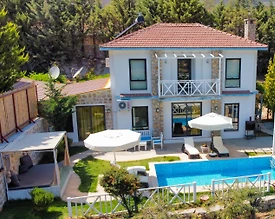 Kaş İslamlar'da Sakin Konumda, Özel Havuzlu, Konforlu Villa - 2