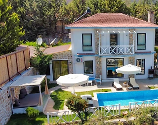 Kaş İslamlar'da Sakin Konumda, Özel Havuzlu, Konforlu Villa - 1