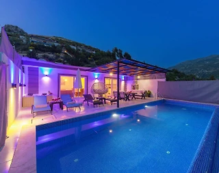 Kaş İslamlar'da Sakin Konumda, Özel Havuzlu, Konforlu Villa - 1