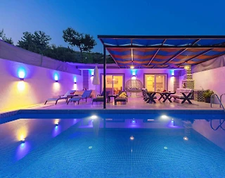 Kaş İslamlar'da Sakin Konumda, Özel Havuzlu, Konforlu Villa - 2