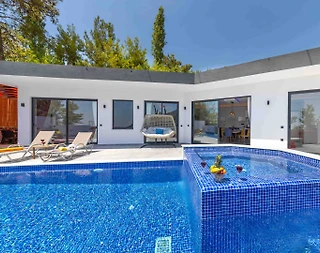 Kaş İslamlar'da Sakin Konumda, Özel Havuzlu, Konforlu Villa - 2