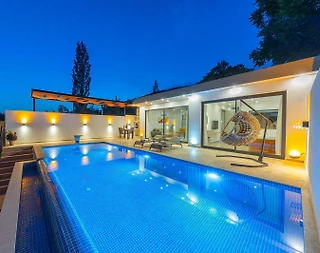 Kaş İslamlar'da Sakin Konumda, Özel Havuzlu, Lüks Balayı Villası  - 1