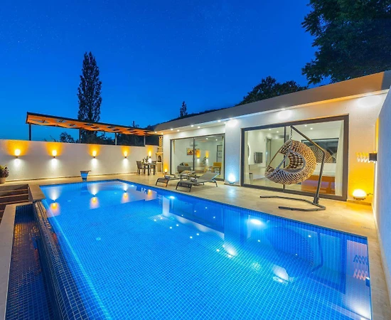 Kaş İslamlar'da Sakin Konumda, Özel Havuzlu, Lüks Balayı Villası  - 1