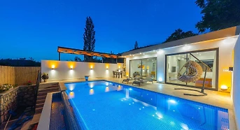 Kaş İslamlar'da Sakin Konumda, Özel Havuzlu, Lüks Balayı Villası