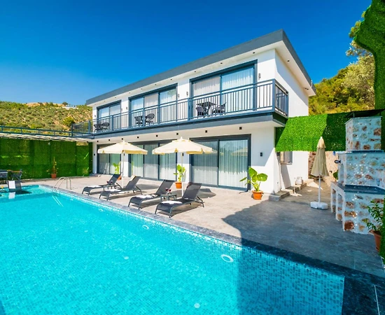 Kaş İslamlar'da Sakin Konumda, Özel Havuzlu, Lüks Villa - 1