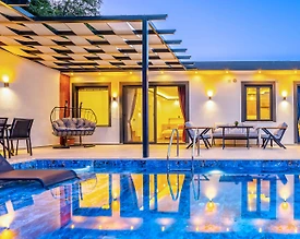 Kaş İslamlar'da Elverişli Konumda, Özel Havuzlu, Estetik Villa - 2