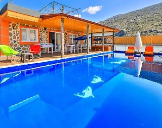 Kaş İslamlar'da Sakin Konumda, Özel Havuzlu, Modern Villa - 1