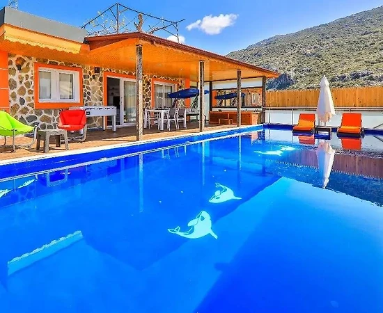 Kaş İslamlar'da Sakin Konumda, Özel Havuzlu, Modern Villa - 1