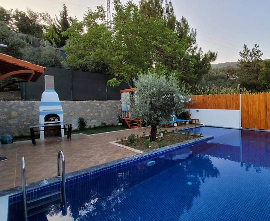 Kaş İslamlar'da Sakin Konumda, Özel Havuzlu, Muhafazakar Villa - 1