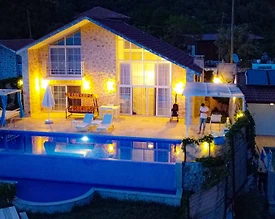 Kaş İslamlar'da Yemyeşil Bahçeli, Özel Havuzlu, Jakuzili Taş Villa - 2