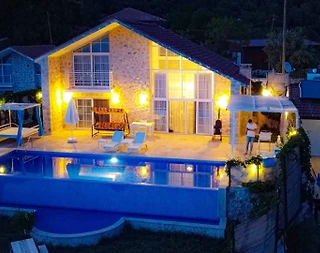 Kaş İslamlar'da Yemyeşil Bahçeli, Özel Havuzlu, Jakuzili Taş Villa - 2