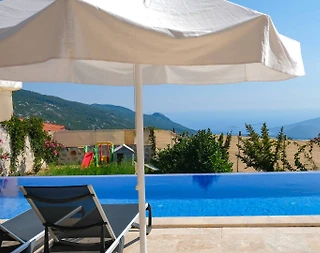 Kaş İslamlar'da Yemyeşil Bahçeli, Özel Havuzlu, Jakuzili Taş Villa - 4