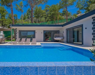 Kaş İslamlar'da Yeşilliklerde İçerisinde, Özel Havuzlu, Jakuzili Villa - 2