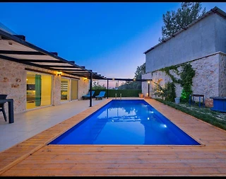 Kaş İslamlar'da Yeşillikler İçerisinde, Özel Havuzlu, Modern Villa - 3